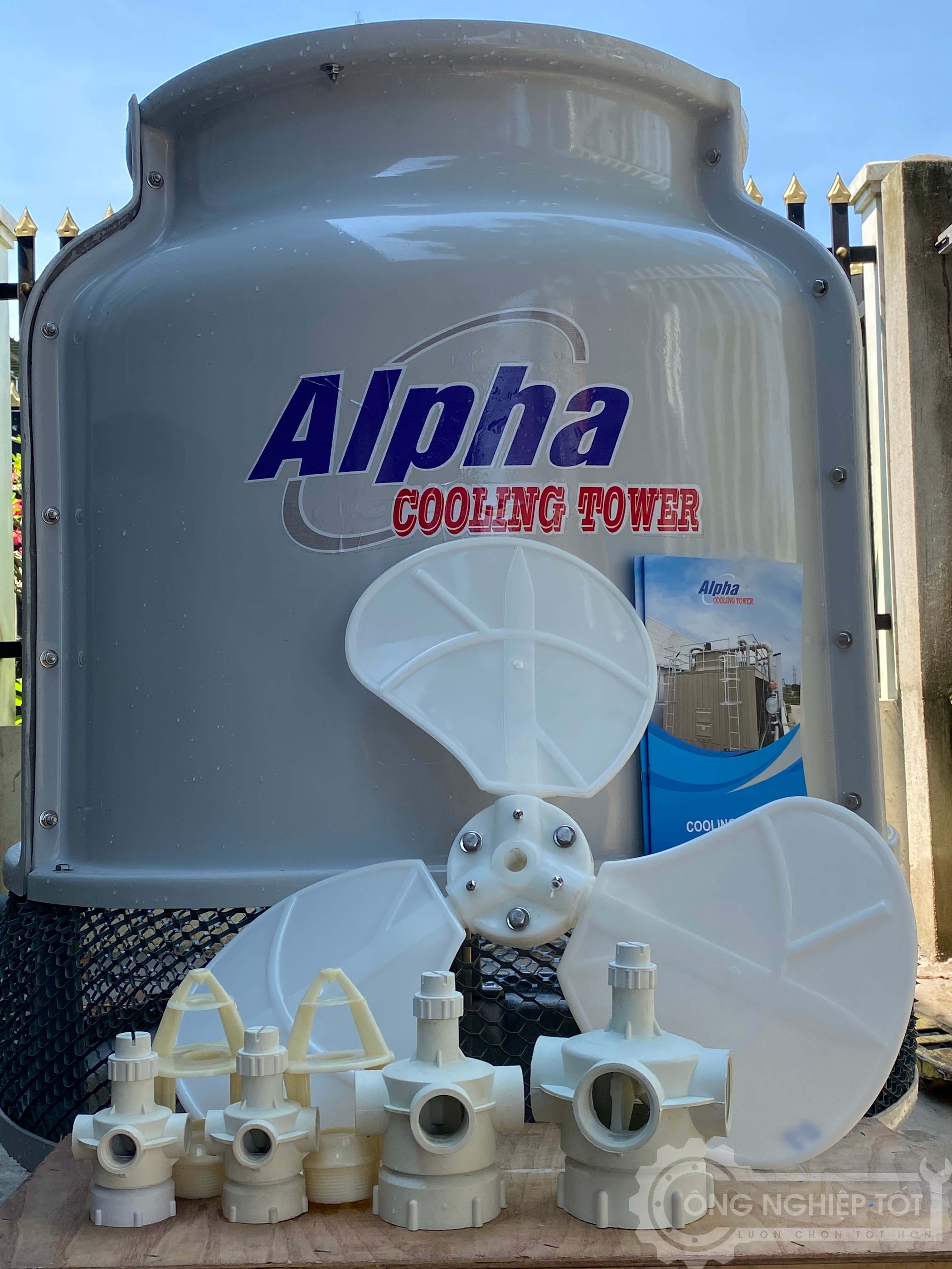 Ảnh chụp tháp cùng linh kiện đầu phun